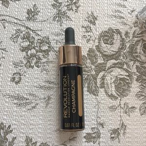 Revolution Champagne Liquid Highlighter